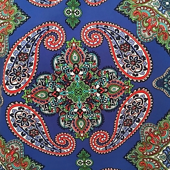 Renee C. Paisley Multicolored Sleeveless Blouse. Size Small. - Picture 4 of 9